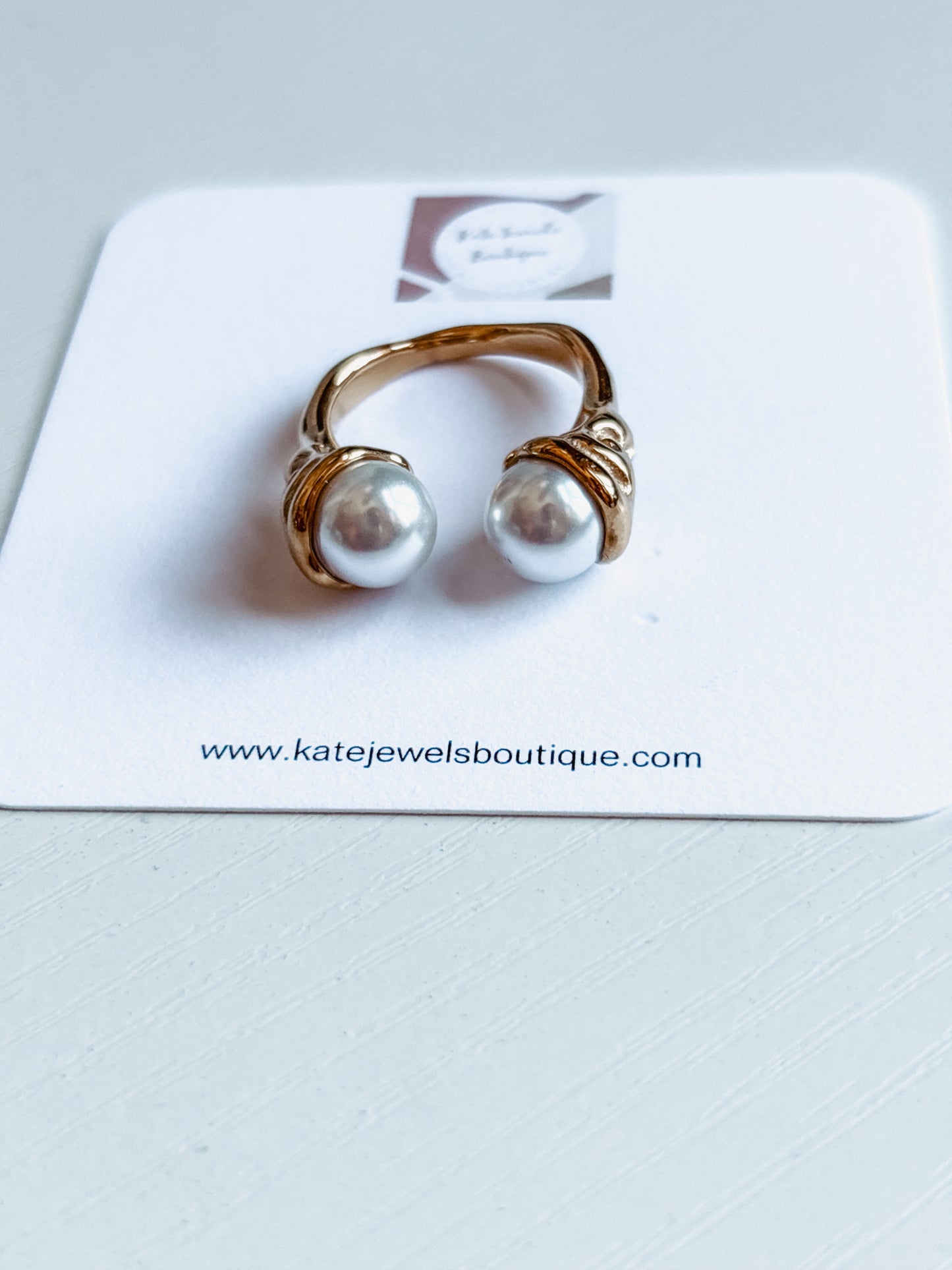 Luna Pearl Ring