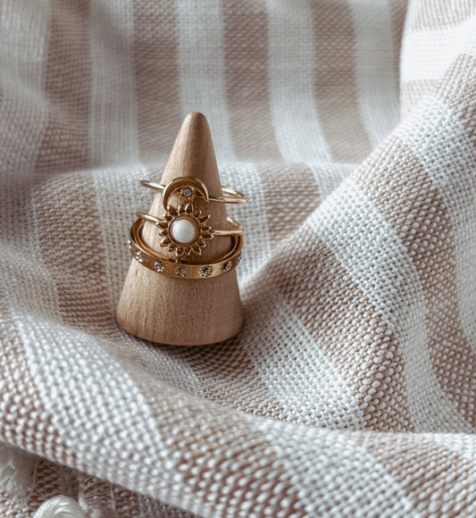 Lunar Aura Ring Set